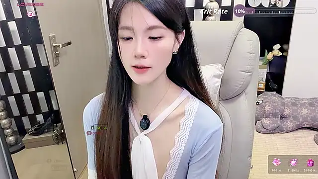 Yueyue-MM - 小粉塞入3分钟