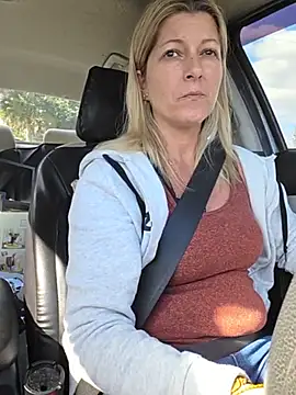 NikkiBlisss - Pull over and play