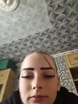 Barbika19 - Pucsitas punci es fenek szethuzás