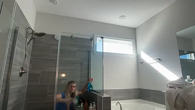 Meggsworld - fuck pussy w dildo LT chooses position
