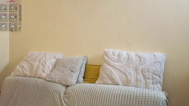 HarriettKitty - TEASING BARE BACK