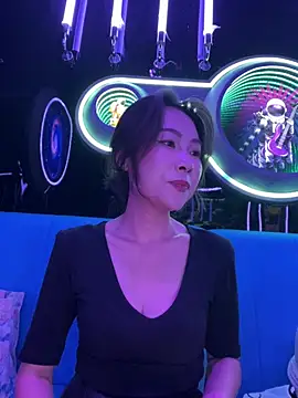 Eva10069 - ktv全裸5分钟