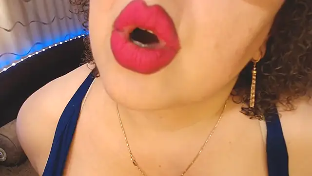BustyKatty - CAUTION: My LIPS may CAUSE ADDICTION!!!!