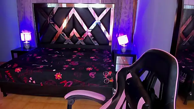 Linda4Petite - mastubation