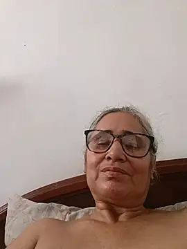 _candi - Aceite en las tetas