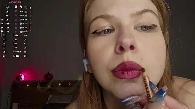 LynetHakes - oil and spank my naughty tits