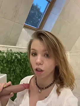 Your_Alice_ - SHOW TITS + 2 SEXY PICS