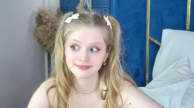 LilianHowards - suck n lick my fingers