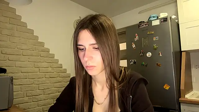 ZaraGuyette - touch shoulder