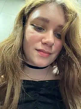 Lucy-joy - 3 fingers in pussy+1 finger in ass=DP