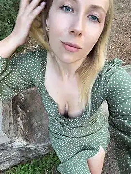 TrueSexyCrime - Titti fuck at the park