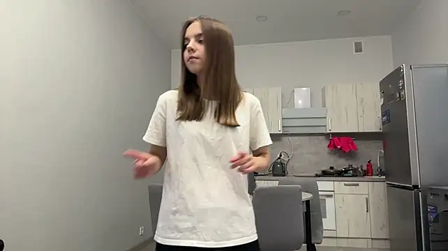 LisaPorse - show belly + smile face