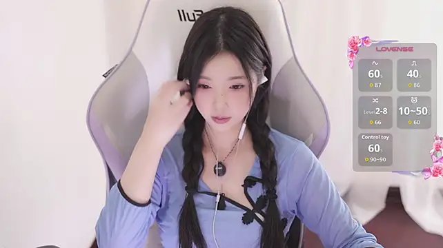 Kitty_baby77 - 完成任务 无内M腿5分钟 最后一个完成可控制小粉5分钟