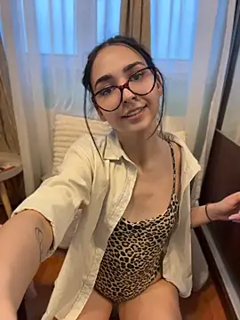TheaMerve - Oli Show Full Naked
