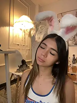 HoneyMollyX - MISSIONARY FUCK & AMAZING SQUIRT!