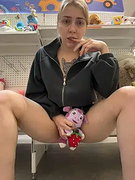 Sunny___Bunny - SQUIRT on toy in store