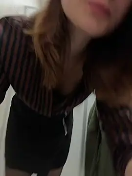 Dina_Tease - REMOVE BRA & OPEN DOOR?