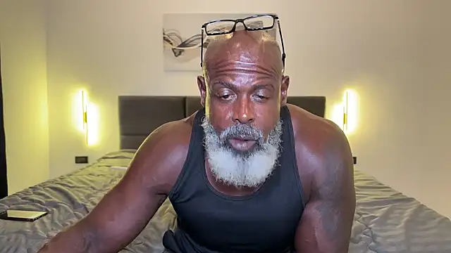 BOOTY_and_the_BEAST - Cum in mouth and swallow
