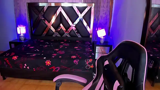 Linda4Petite - mastubation