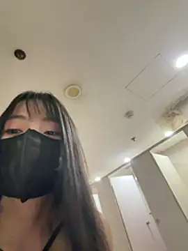 Xiao-Lin - 户外男厕所小便池特写精油抹胸