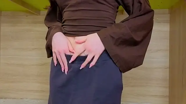 Lori_cutess - take of pants