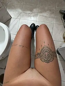 Thegirlofthemirror - Doggy con i tacchi
