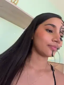 AlessiaVallmont - Big SQUIRT with DOMI