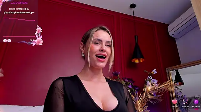 LunaKale - playing with a pussy( dildo+domi)