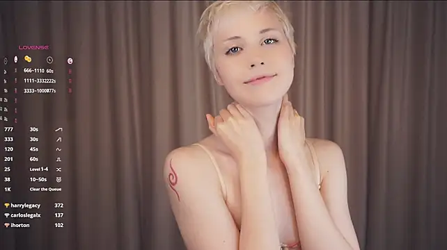 HattieSkay - Pull my straps a little lower