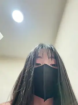 Xiao-Lin - 户外男厕所小便池特写精油抹胸