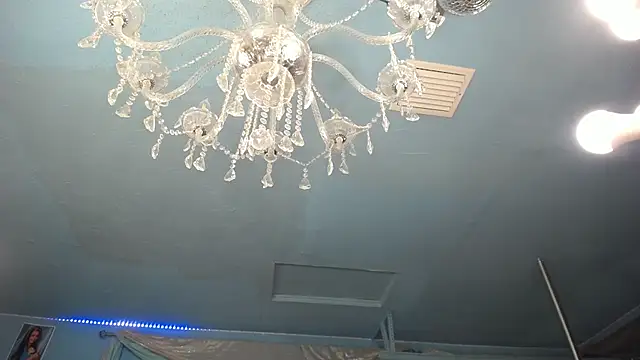 ADRIANNA_FOX - show tits