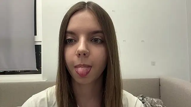 LisaPorse - show belly + smile face