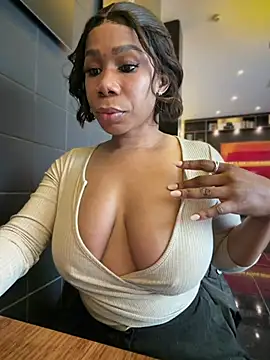 Belle___ - Hot squirt all over public walkway