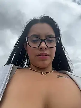 Miss_Bella_Flame - CONTROL TOY IN STREET X3MIN