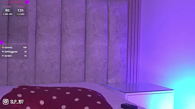 Sara_lopee1 - Massaging tits with oil