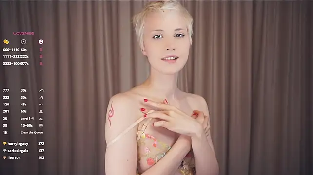 HattieSkay - Pull my straps a little lower