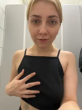 Sunny___Bunny - Pinch ONE naked nipple