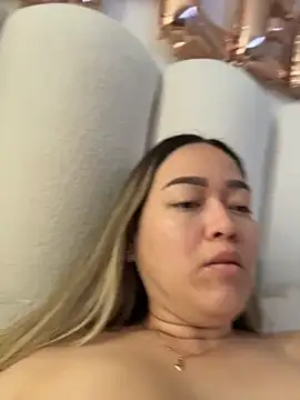 Danielavegax - Warm my pussy with my fingers, daddy