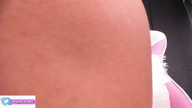 Sarajames - fingering pussy