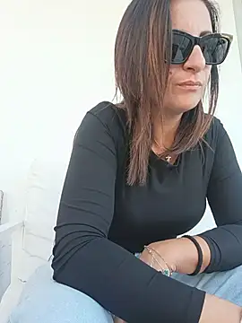 Marygirl88 - Tette open in pubblico