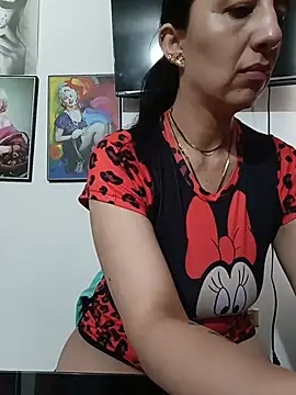 Christine-x - NAKED DOGGY + RED ASS + SPREAD ASS