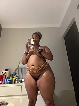 CurvyDesire1