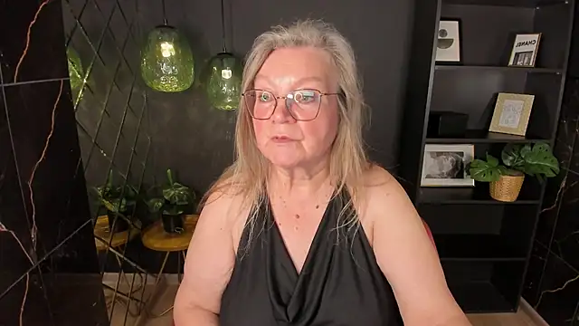 NataliMellow - spank my butt 10 times