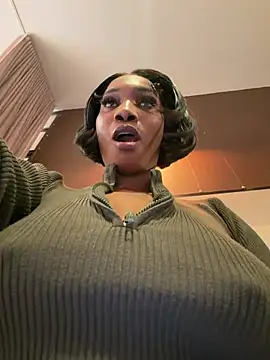 ___Nessa - Wet&squirt hard here in public