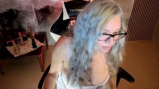 MarianL0ve - play with my tits👅🍒🥵
