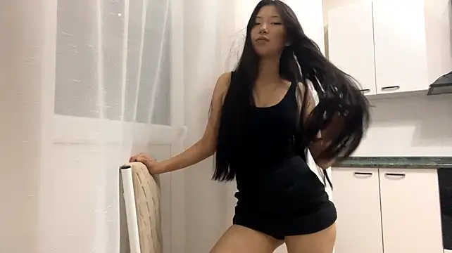 SilvaAmsler - squeeze my boobs under clothes