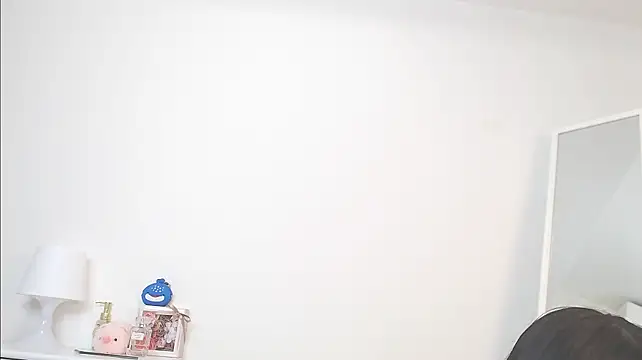 Anna_9898 - パンツ脱いでディルド前に置いてしこしこします💕