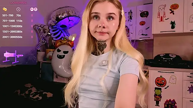 Britney_Lynch - spanking ass in doggy pose
