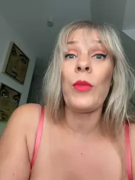 SophieFinely - VIDÉO XXL — AVEC MA DEMI-SŒUR 🔥 20 min