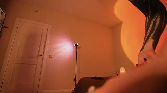 Peach_in_stockings - Goddess Seduction: slow dance + lingeri